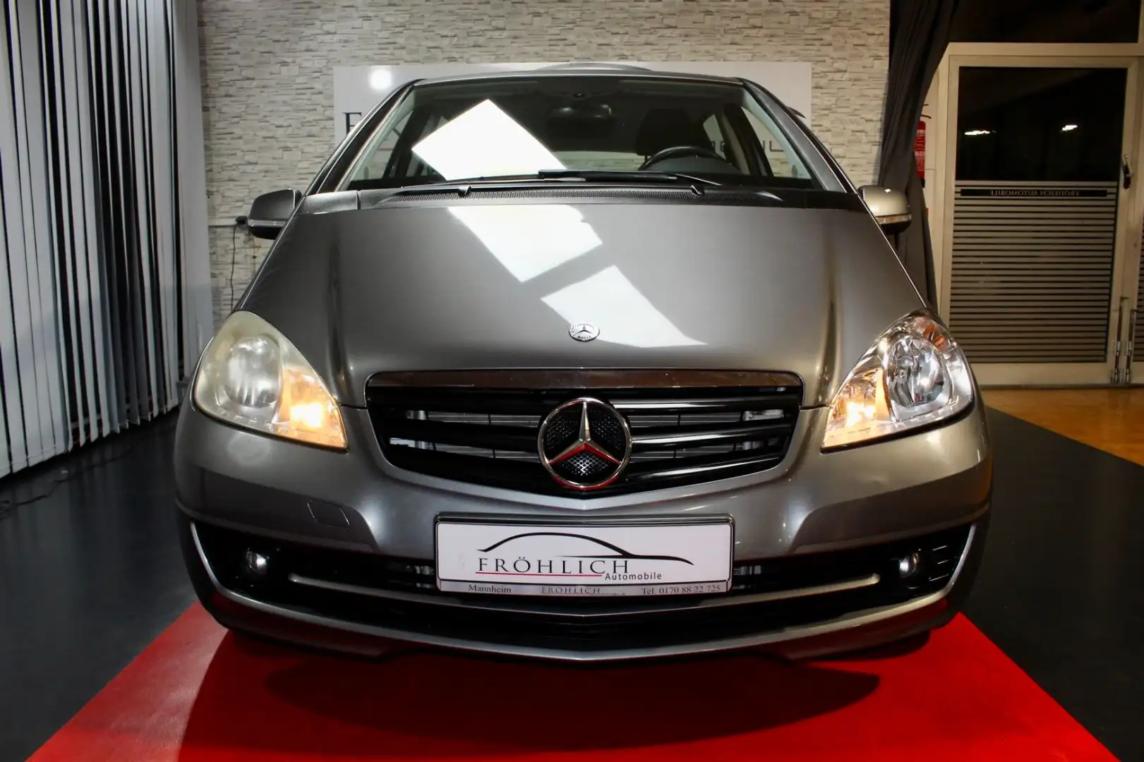 Mercedes-Benz A 180 AUTOMATIK KLIMA·SHZ·TEMPOM·LICHT&SICHT-PAK Grau - 2