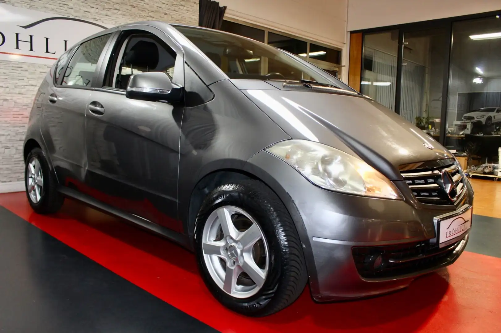 Mercedes-Benz A 180 AUTOMATIK KLIMA·SHZ·TEMPOM·LICHT&SICHT-PAK Grau - 1