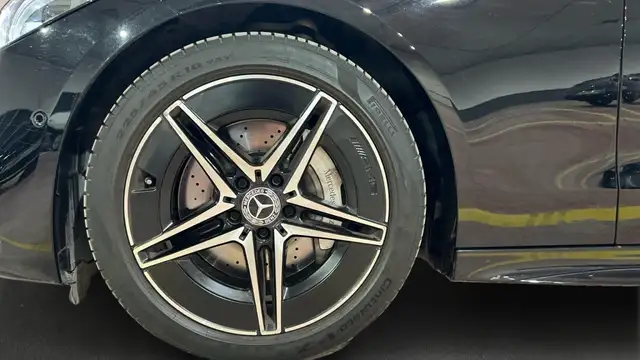 Mercedes-Benz C-Class view 5