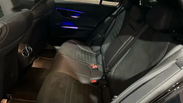 Mercedes-Benz C-Class view 11