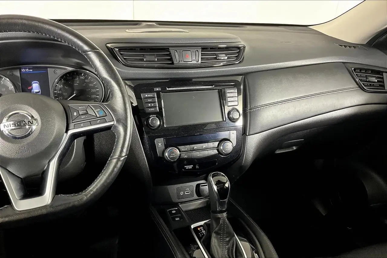 Nissan Rogue снимка Nissan Rogue