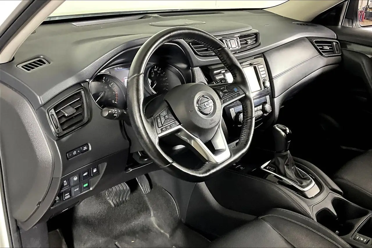 Nissan Rogue снимка Nissan Rogue