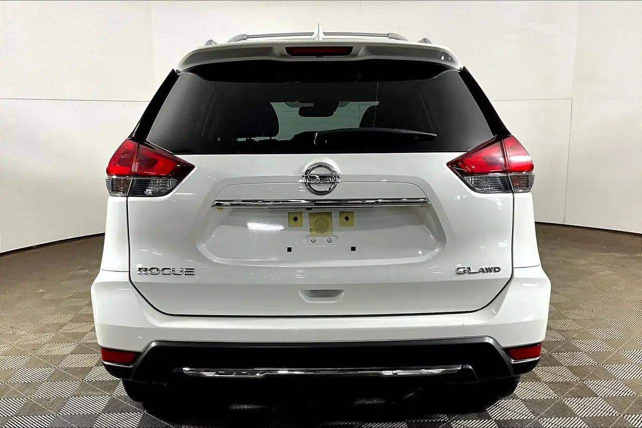 Nissan Rogue снимка Nissan Rogue