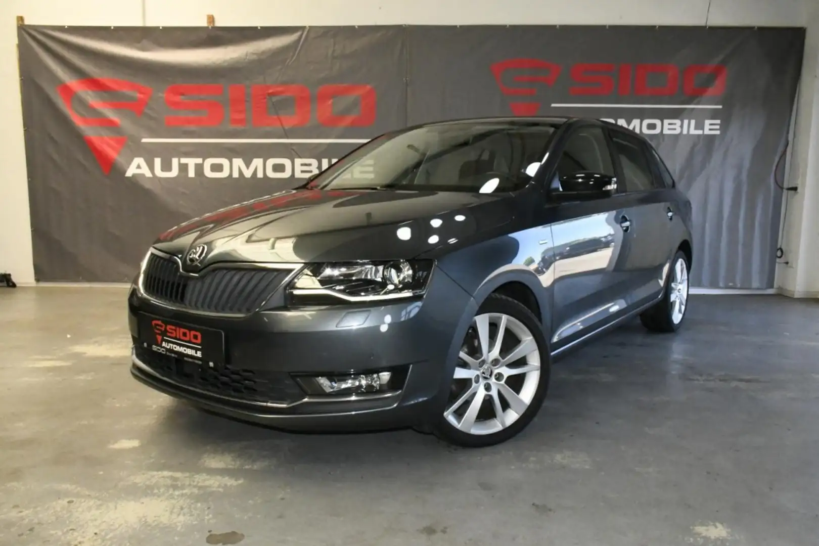 Skoda Rapid/Spaceback Spaceback DSG B.XEN*NAV*PANO*CARPLAY*SHZ Klima Grau - 1