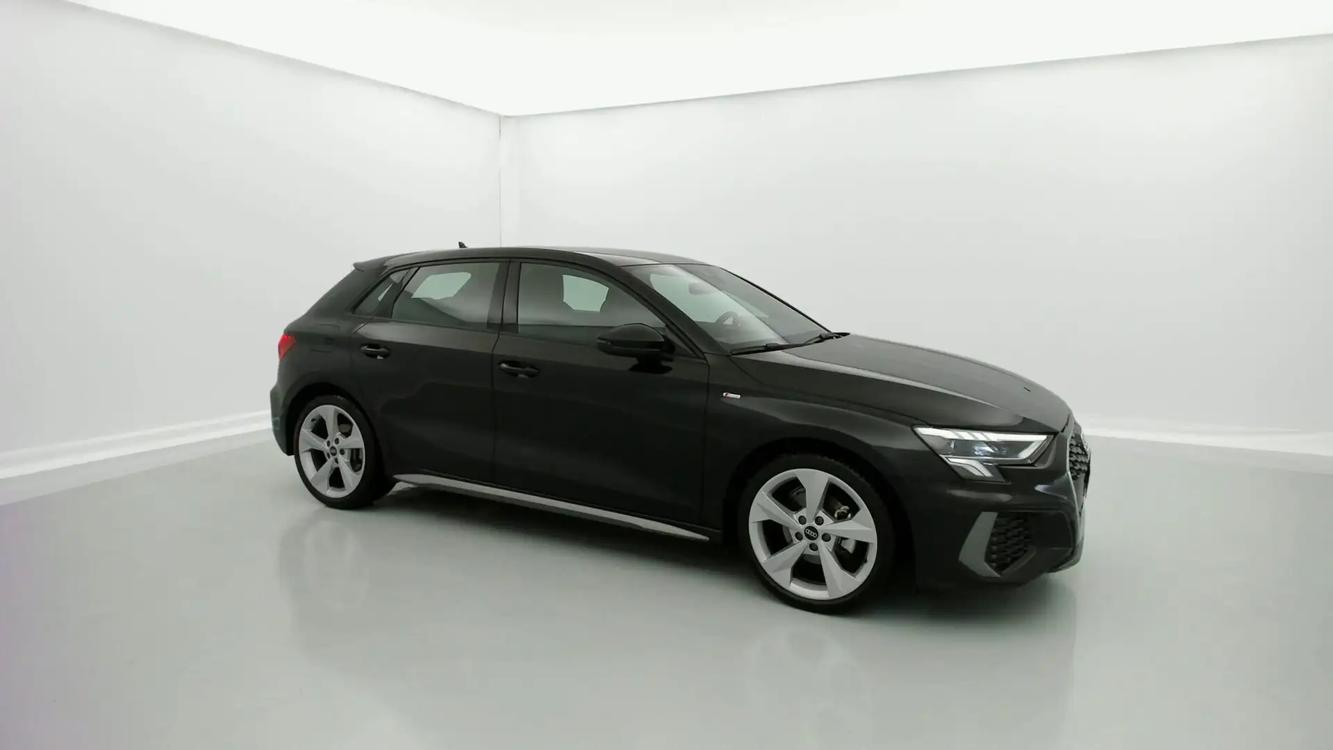 Audi A3 Sportback 35TDI S line S tronic Zwart - 2