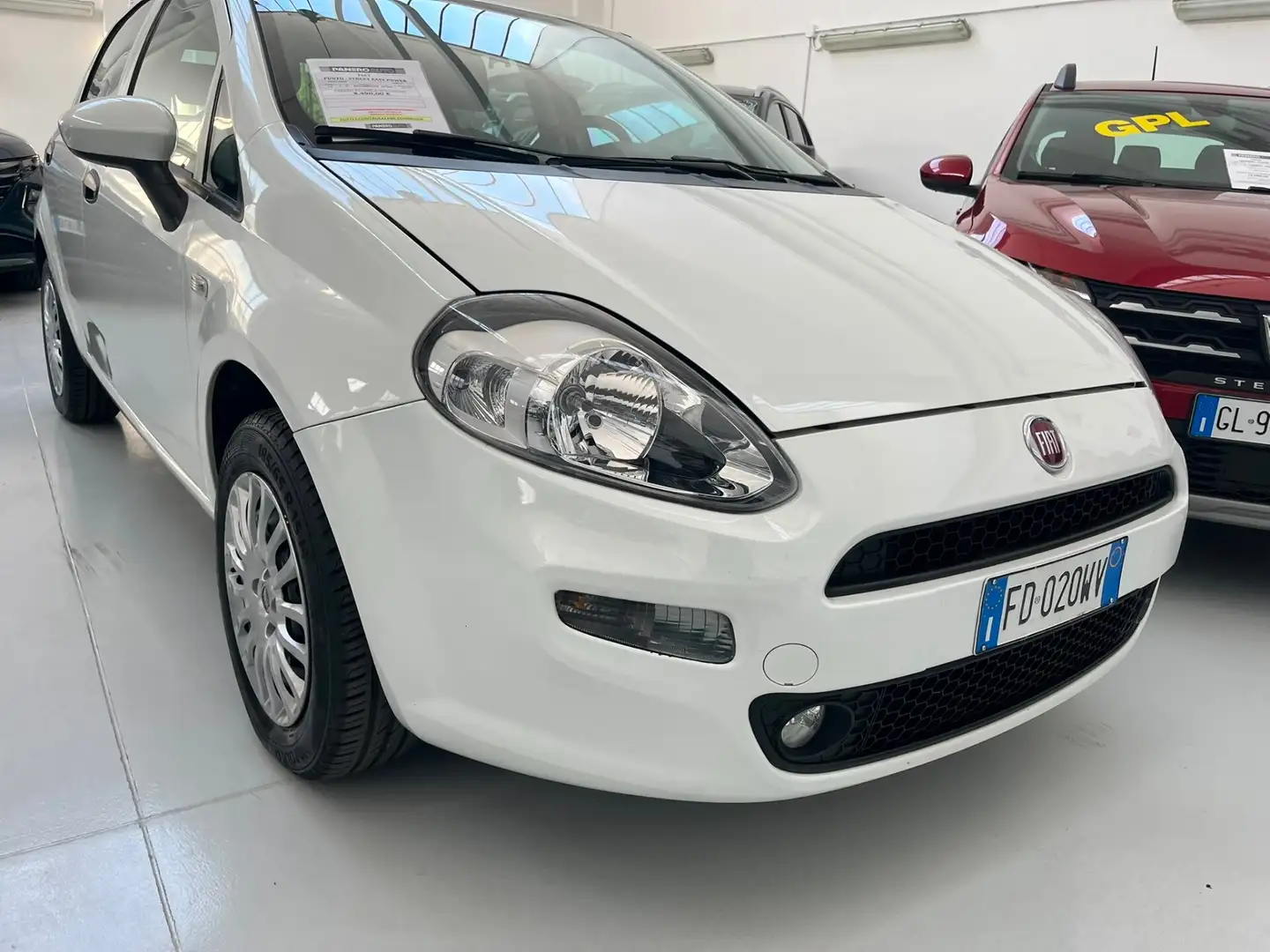 Fiat Punto Punto 1.4 8V 5 porte Easypower Street Blanc - 1