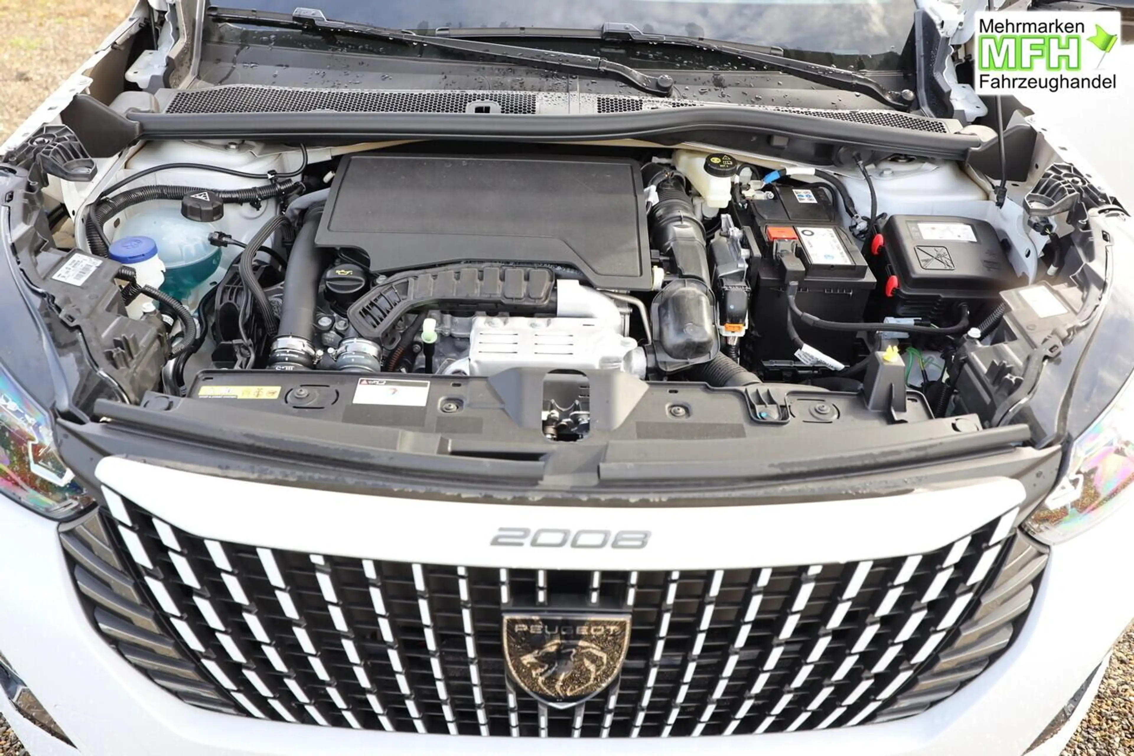 Peugeot 2008 Allure Hybrid Nav Keyl SHZ 2xPDC CarP DigC 100 ... — photo 11