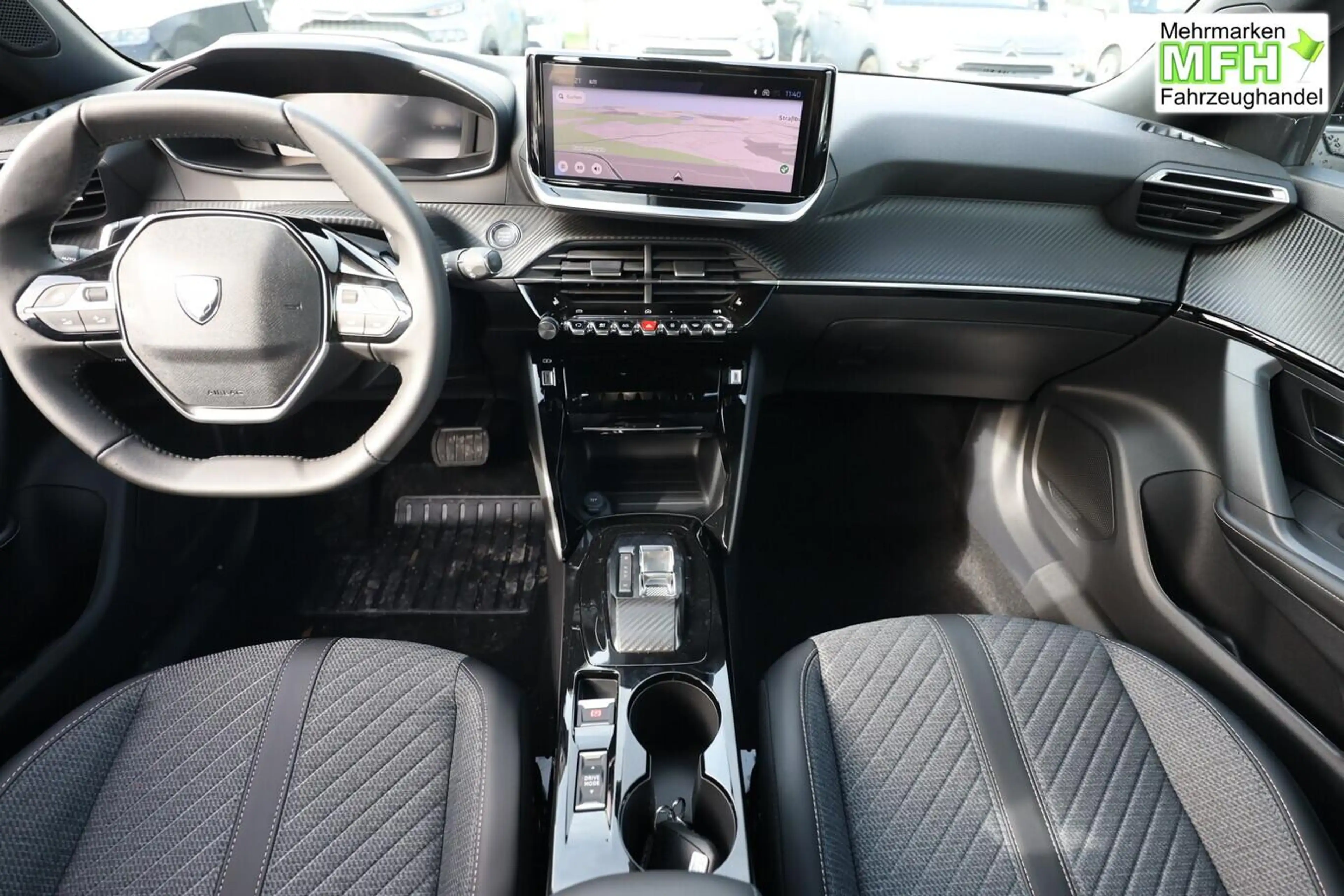Peugeot 2008 Allure Hybrid Nav Keyl SHZ 2xPDC CarP DigC 100 ... — photo 9