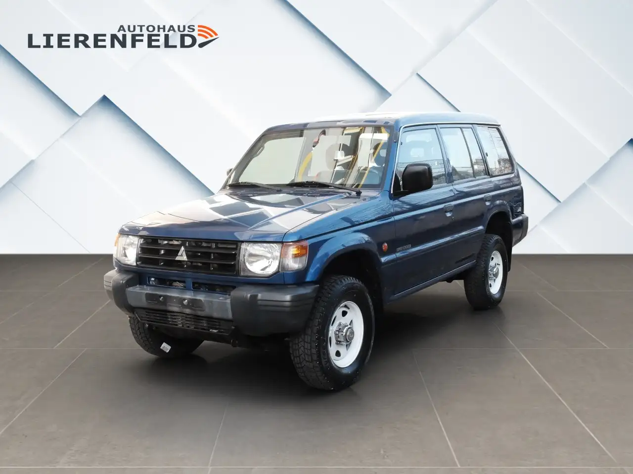 Mitsubishi Pajero TD Classic 2500 aus 2.Hand orig. 128 Tkm, foto 1
