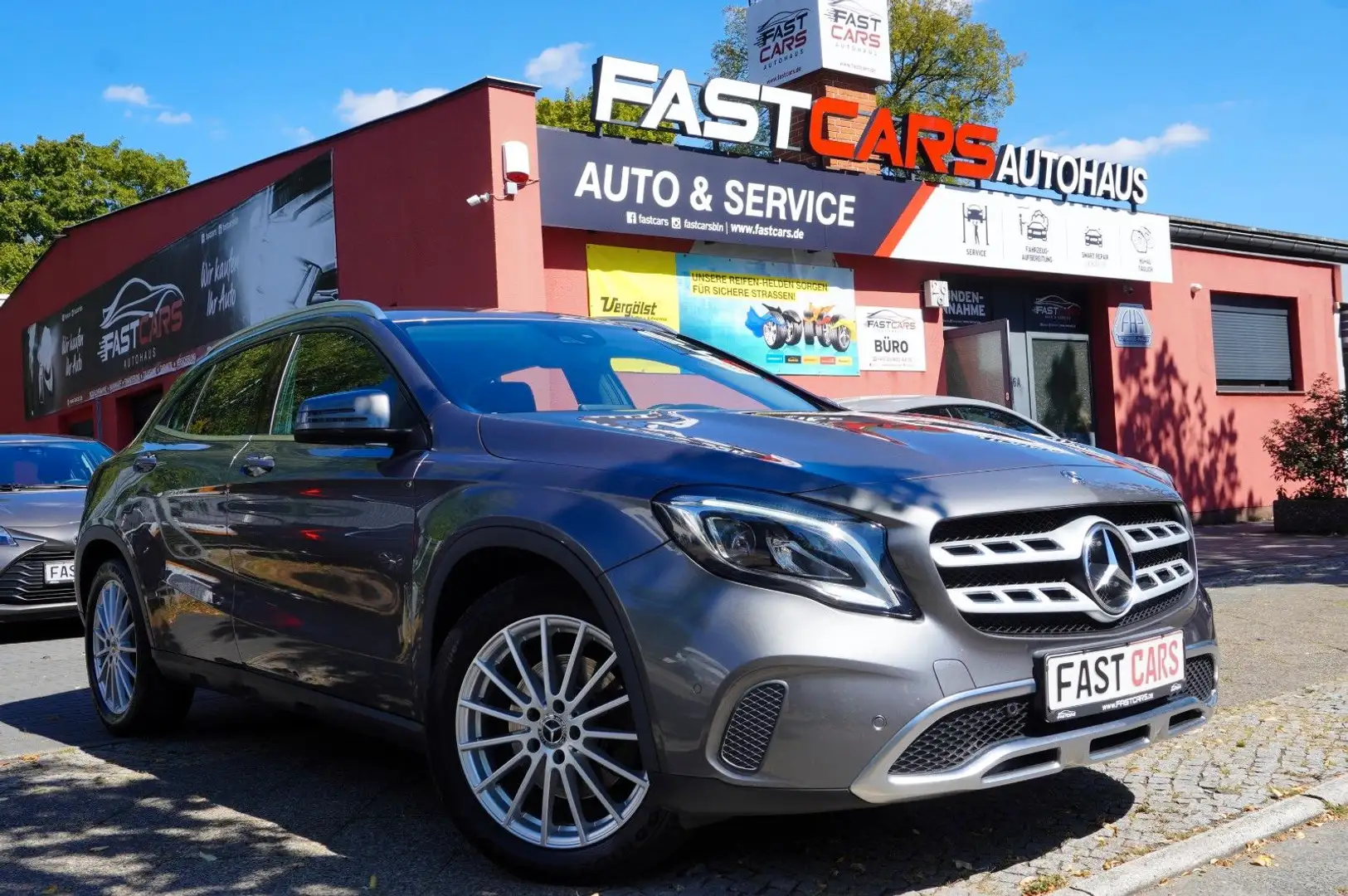 Mercedes-Benz GLA 250 Urban-/Progressive-Paket Navi PDC SHZ! Grigio - 1