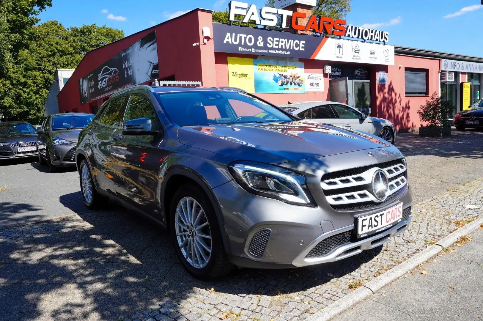 Mercedes-Benz GLA 250 Urban-/Progressive-Paket Navi PDC SHZ! Grigio - 2