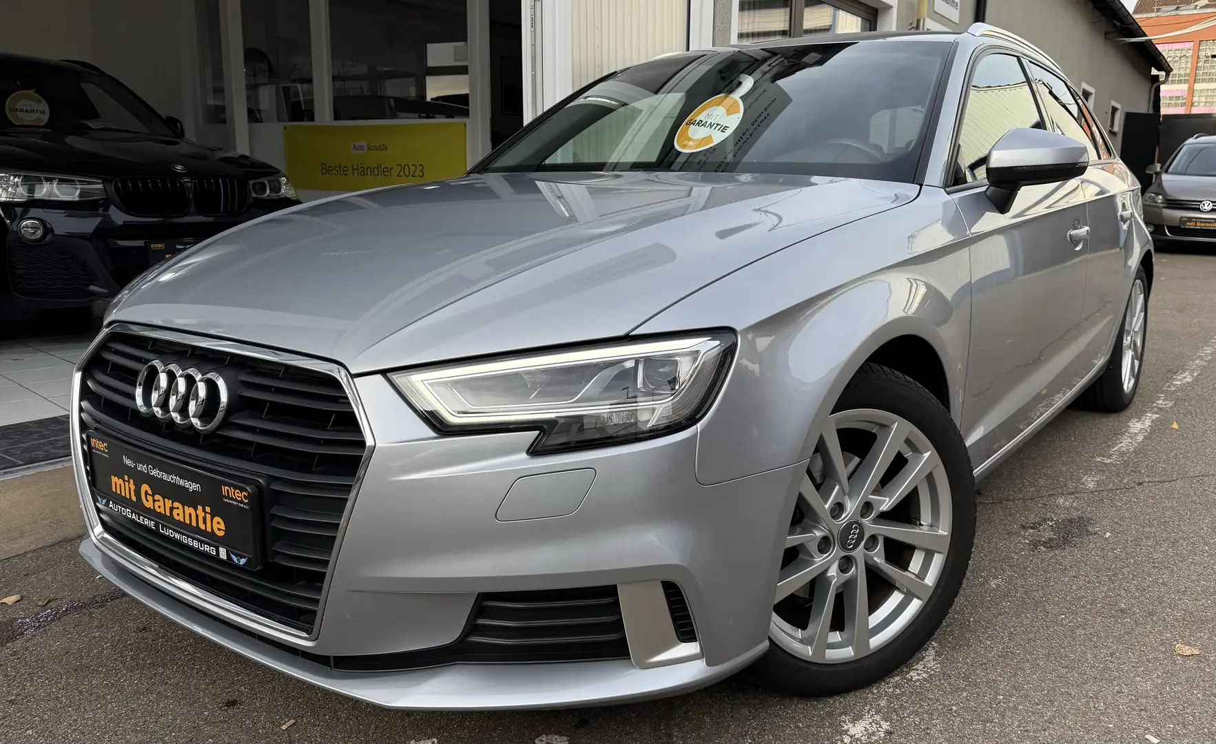 Audi A3 35 TFSI sport 2.HD LED NAVI DSP 17Zoll GARANTIE Gris - 1