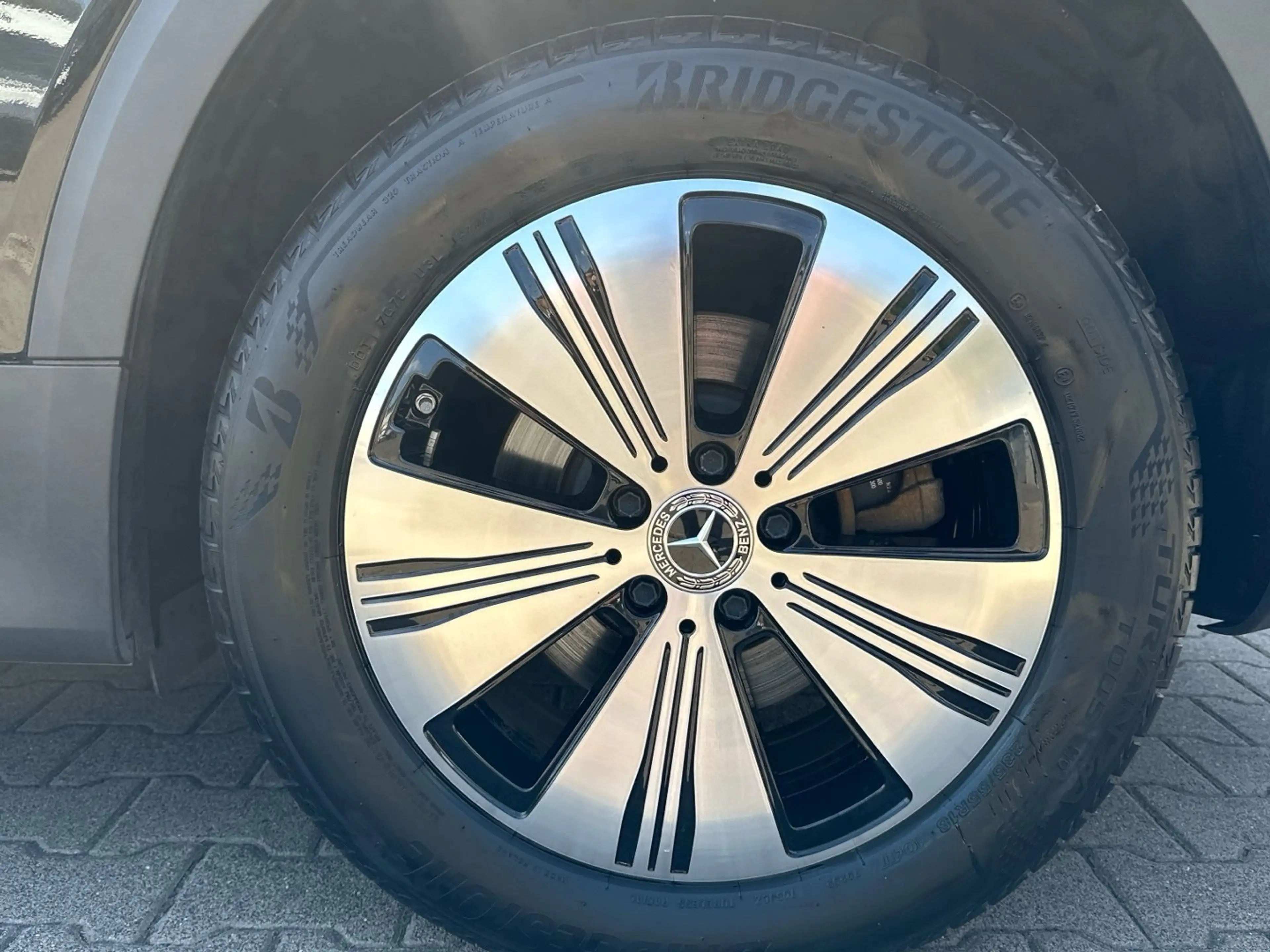 Mercedes-Benz EQB 300 4M Progressive Ambiente Kamera MBUX LED — photo 8