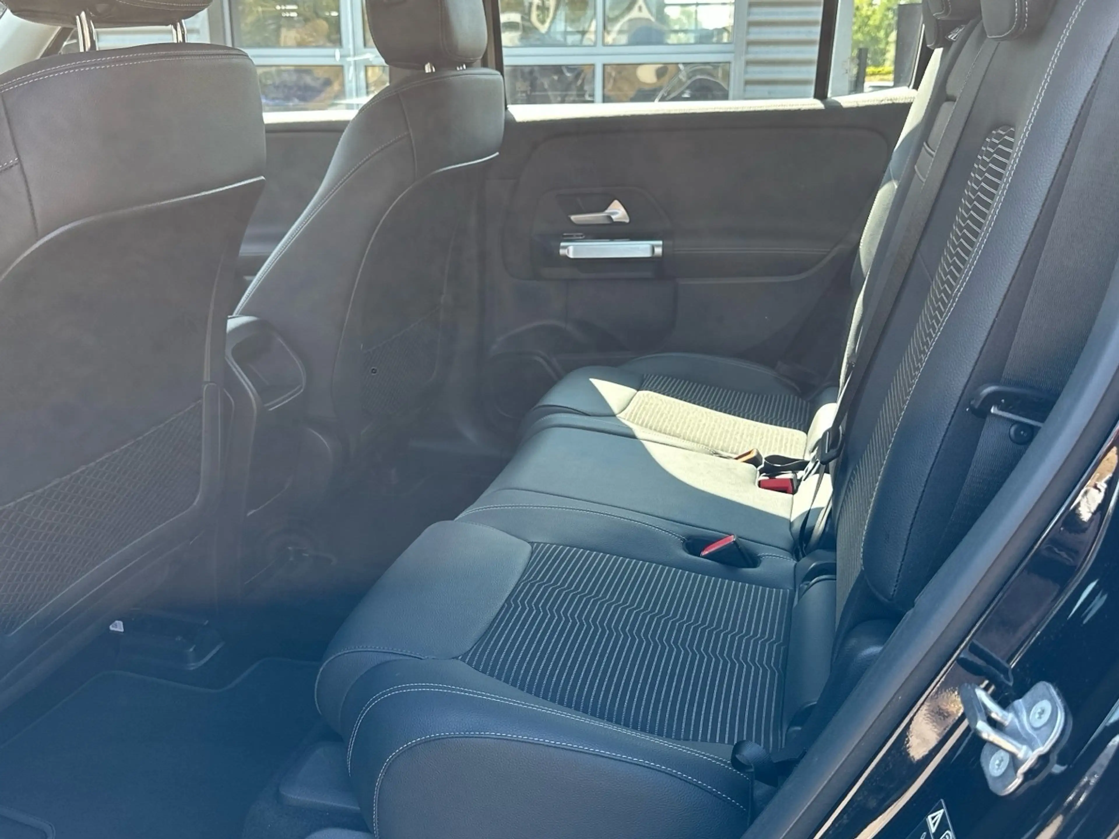 Mercedes-Benz EQB 300 4M Progressive Ambiente Kamera MBUX LED — photo 14