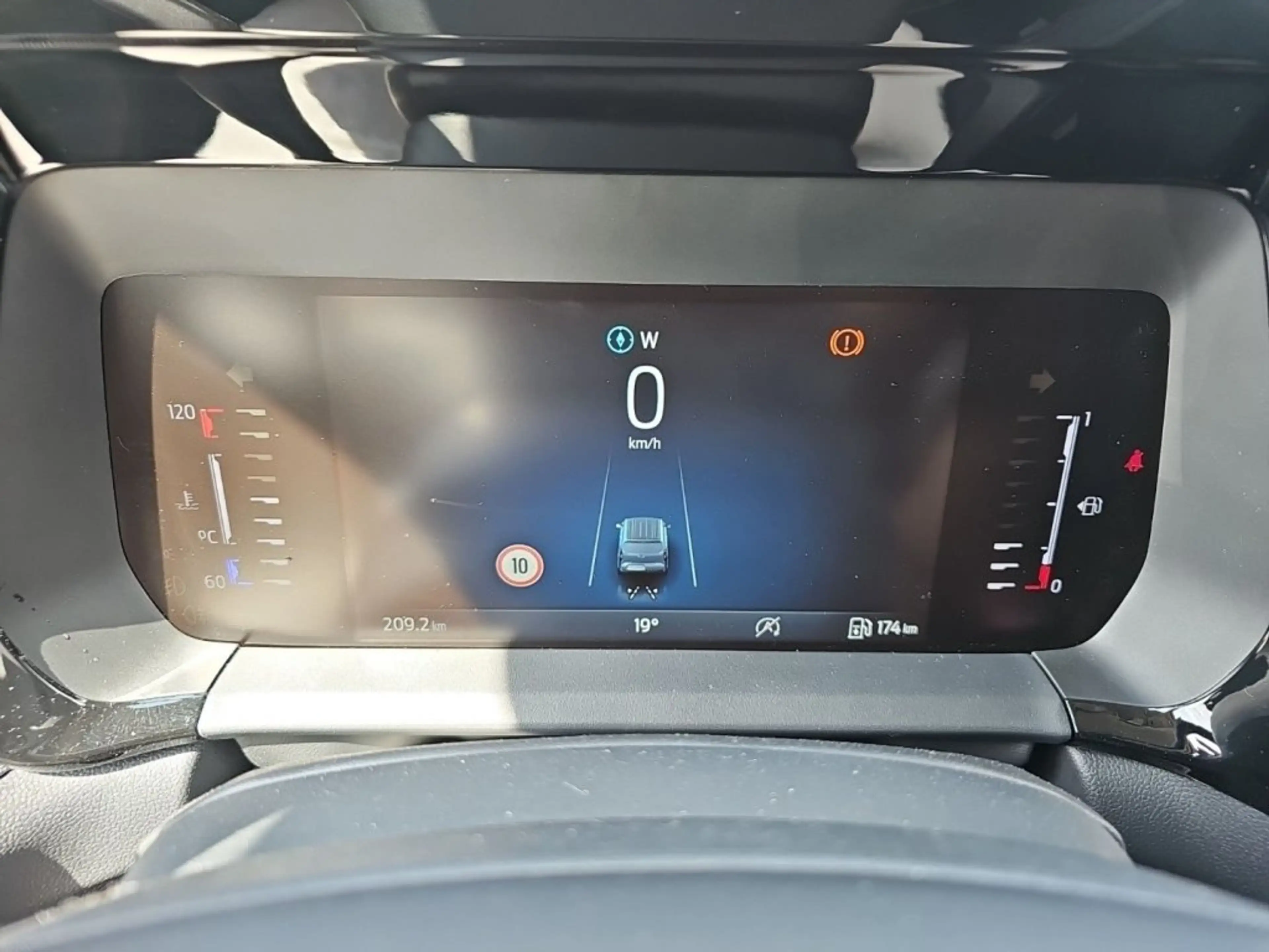 Ford Transit Courier Trend 1,0L Eboost 100PS M FWD — photo 10