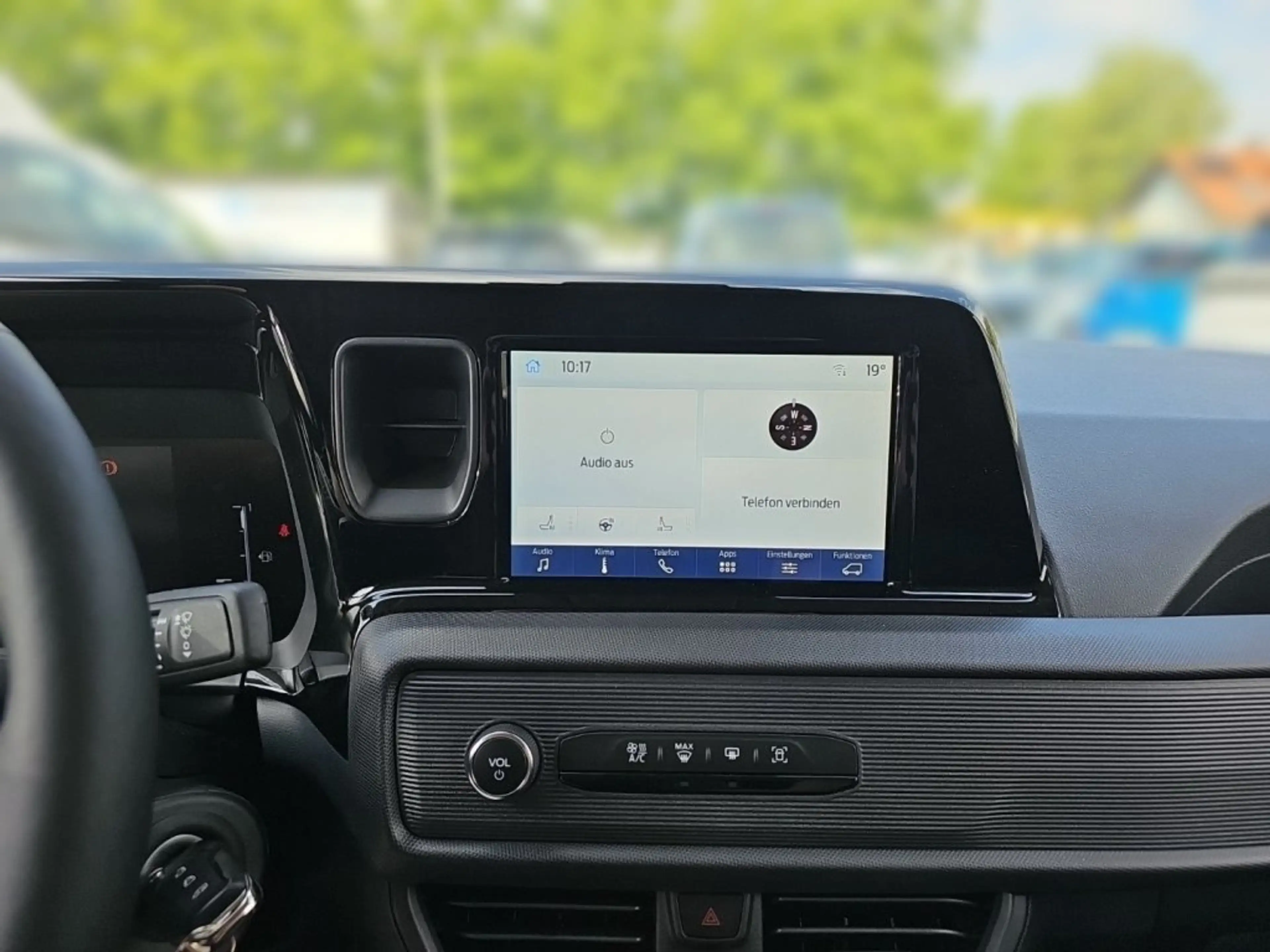 Ford Transit Courier Trend 1,0L Eboost 100PS M FWD — photo 11