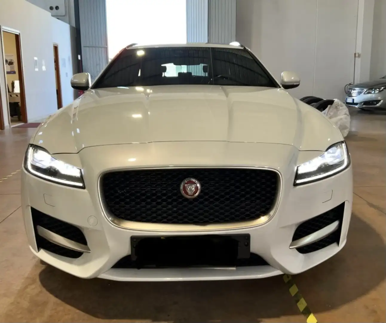 Jaguar XF STATION 2.0d i4 R-Sport 4X4 180cv PERFETTA-ENTRA Blanc - 2