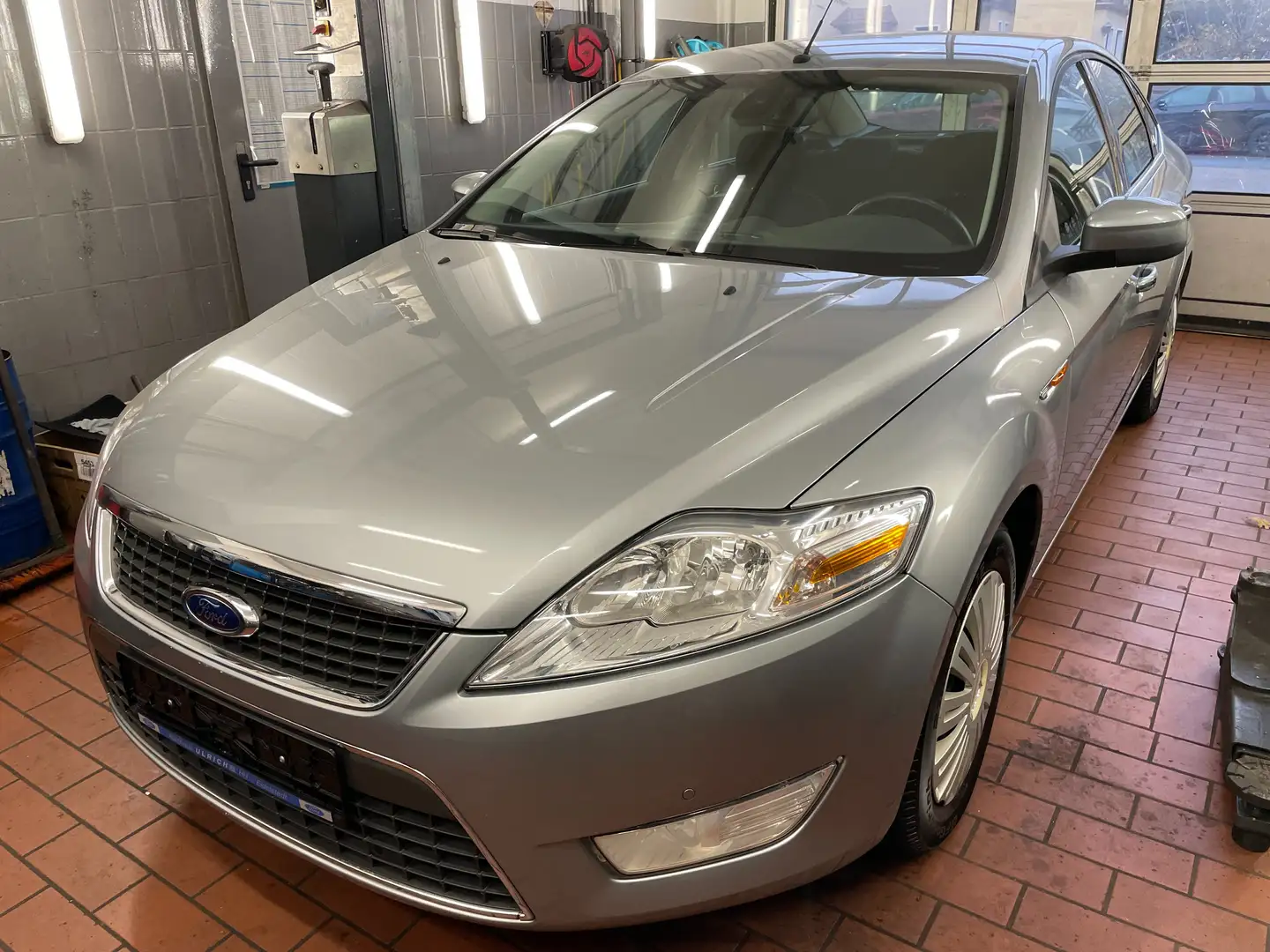 Ford Mondeo Ghia Limousine Original 27.773 km Argent - 1