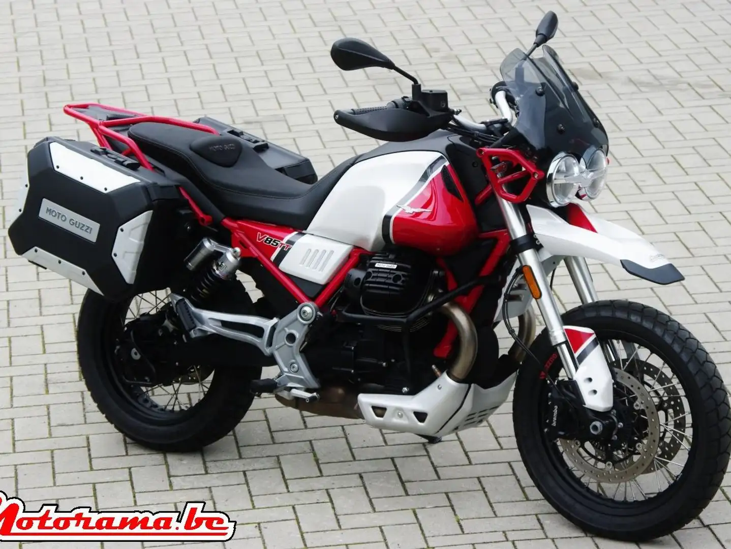 Moto Guzzi V 85 TT Red - 1