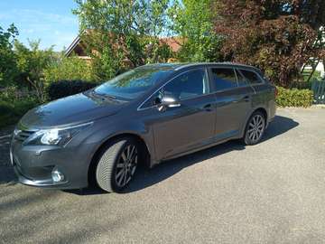 Avensis Combi 2.2 D-4D Automatik Executive