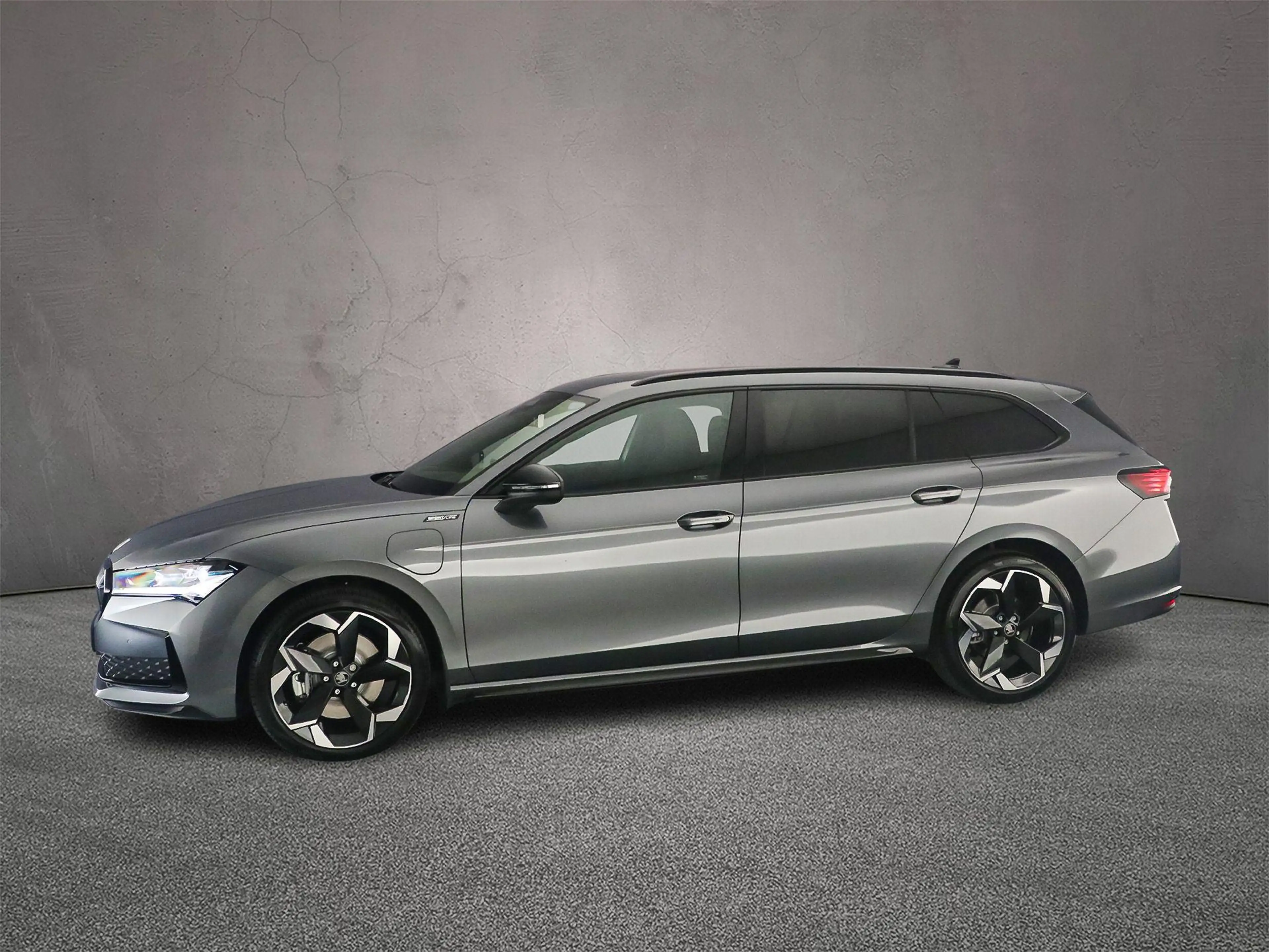 Skoda Superb Sportline Business 1.5 TSI PHEV 204pk DSG Automaat — photo 2