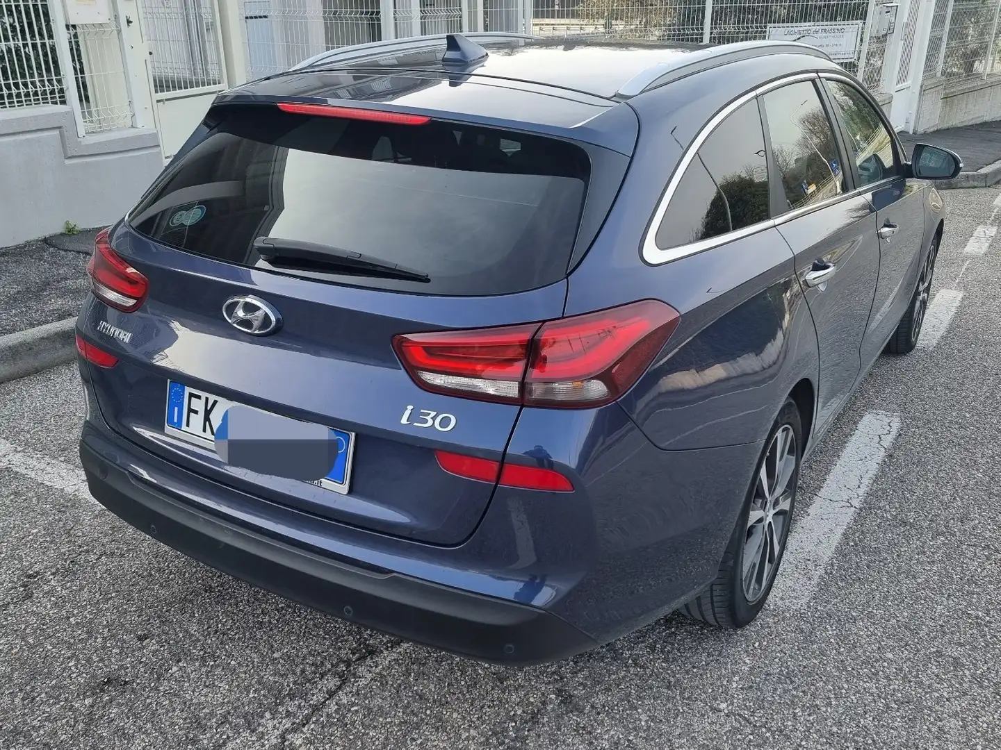 Hyundai i30 Wagon 1.6 crdi Style 136cv dct Blu/Azzurro - 2