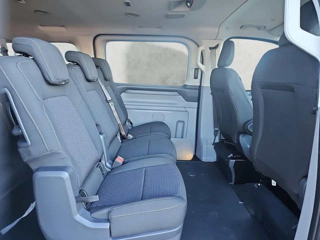 Ford Transit Custom L2 Combi 2.0 EB Trend 8 Sitz AHK 14
