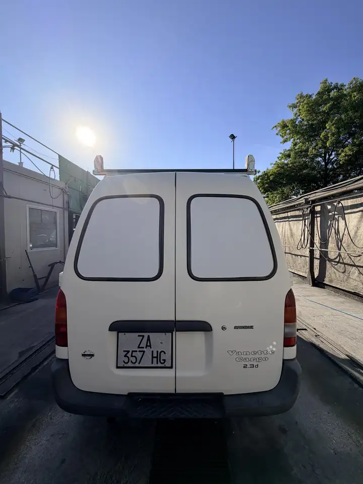 Nissan Vanette 2.3 Vanette Cargo, foto 2