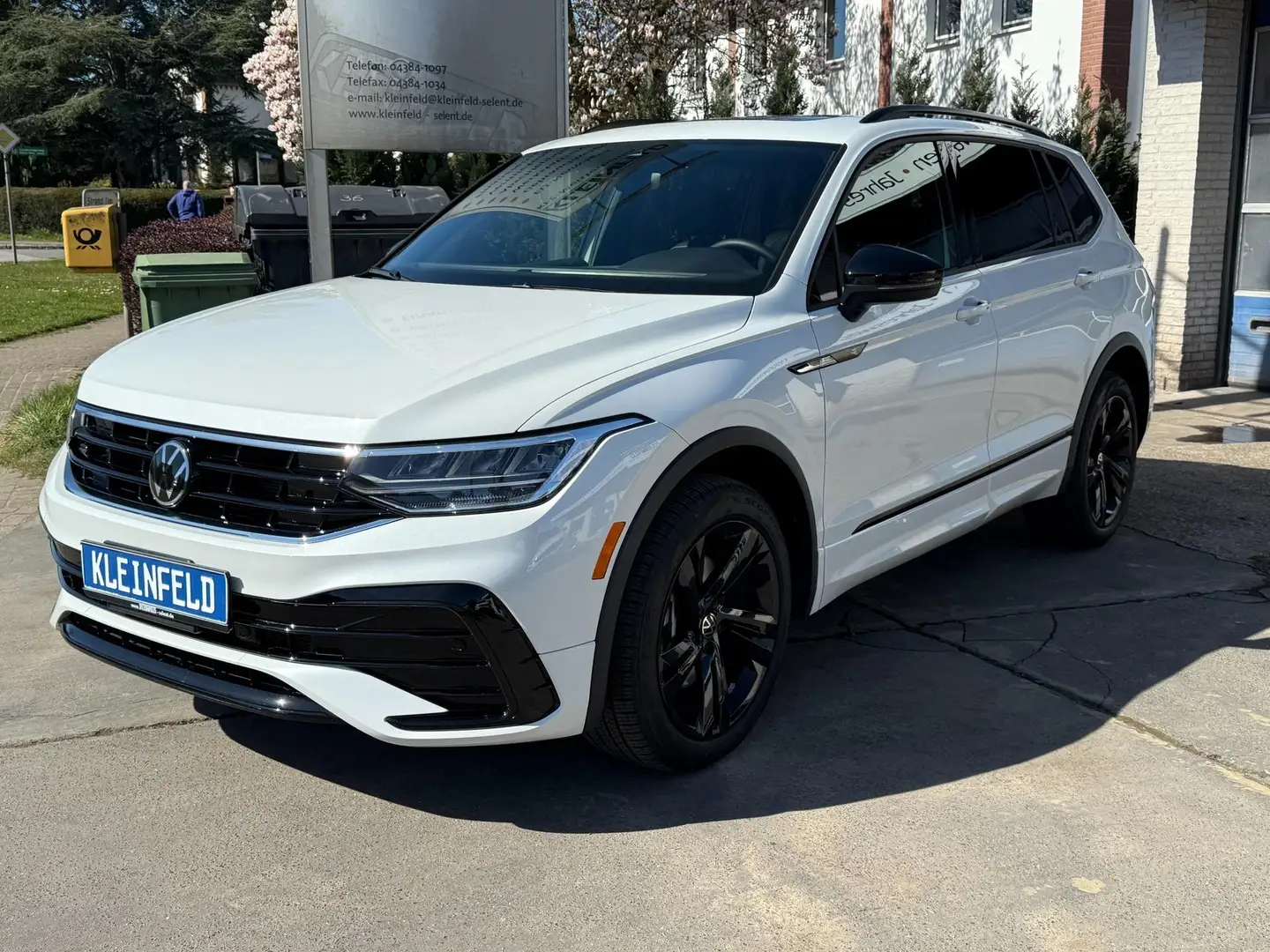 Volkswagen Tiguan Allspace 2.0 FSI BMT Autom. LED-Pano-Keyless-PDC-Rcam-Si... Weiß - 2