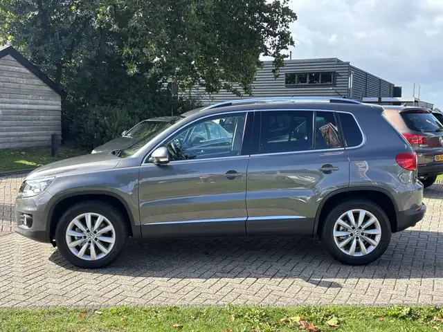 Volkswagen Tiguan view 6