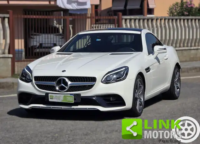 Mercedes-Benz SLC 180 AMG line 156CV