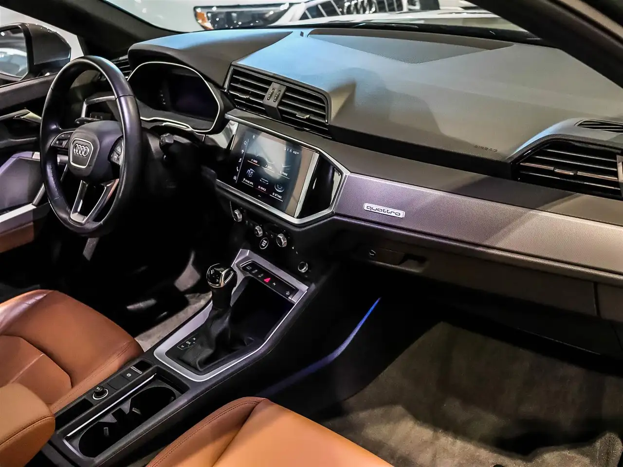 Audi Q3 снимка Audi Q3