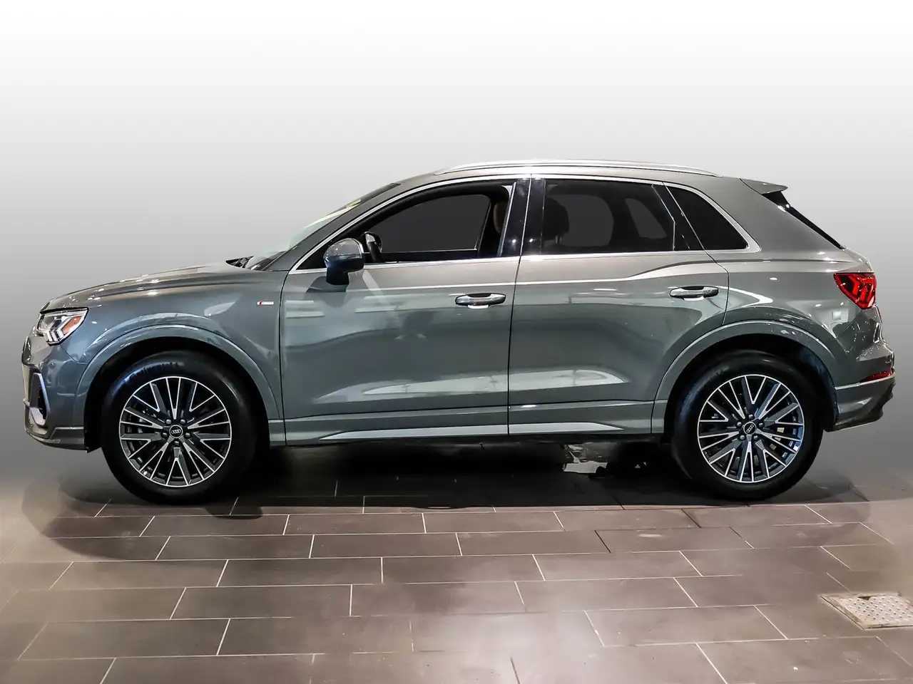 Audi Q3 снимка Audi Q3