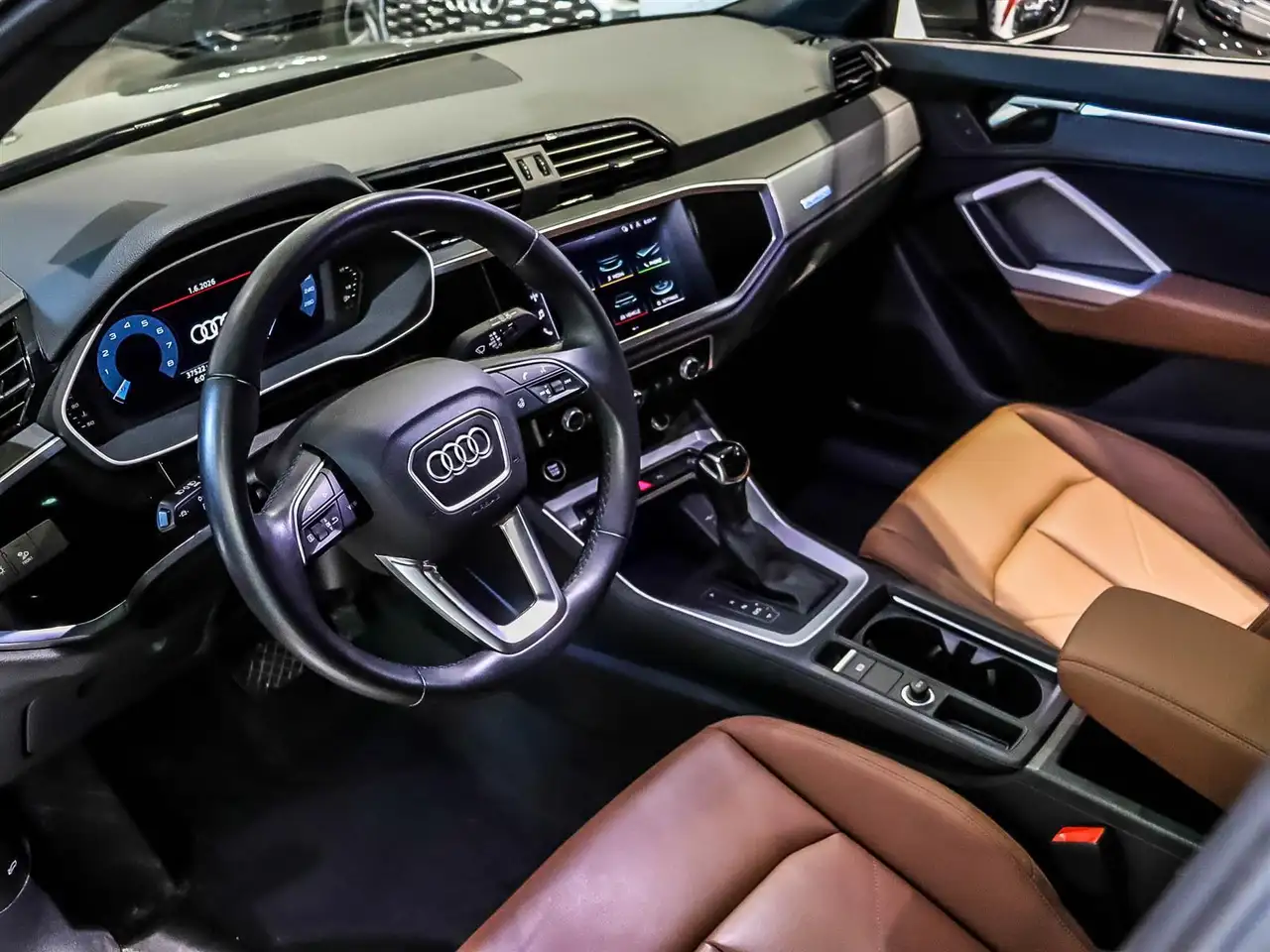 Audi Q3 снимка Audi Q3