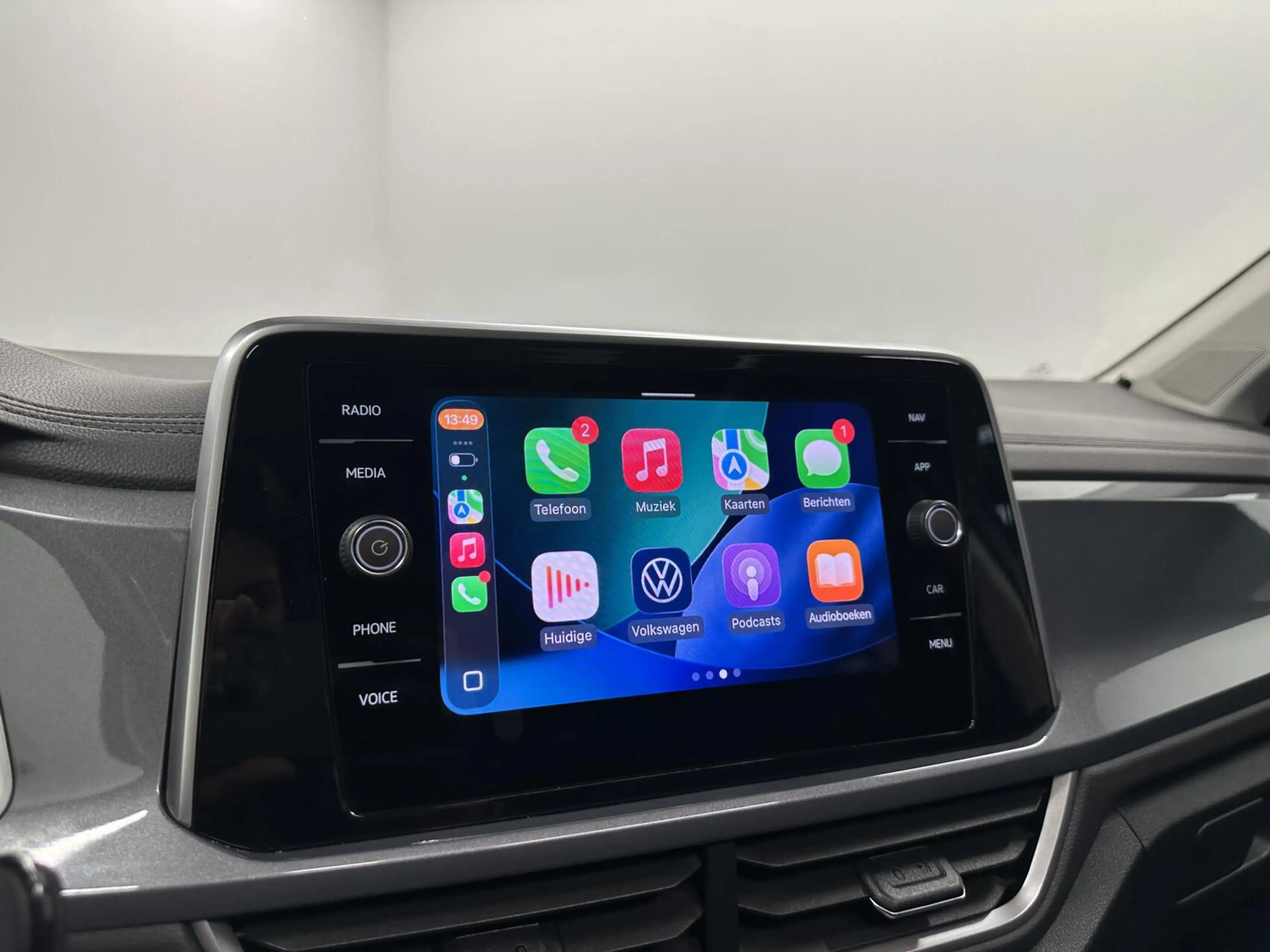 Volkswagen T-Roc 1.5 TSI R-Line Business+ PANO CARPLAY ADAPTIEF CRU — photo 34