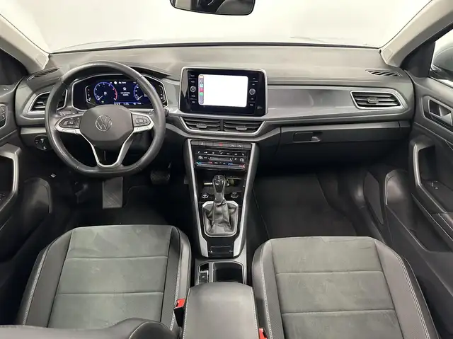 Volkswagen T-Roc view 2