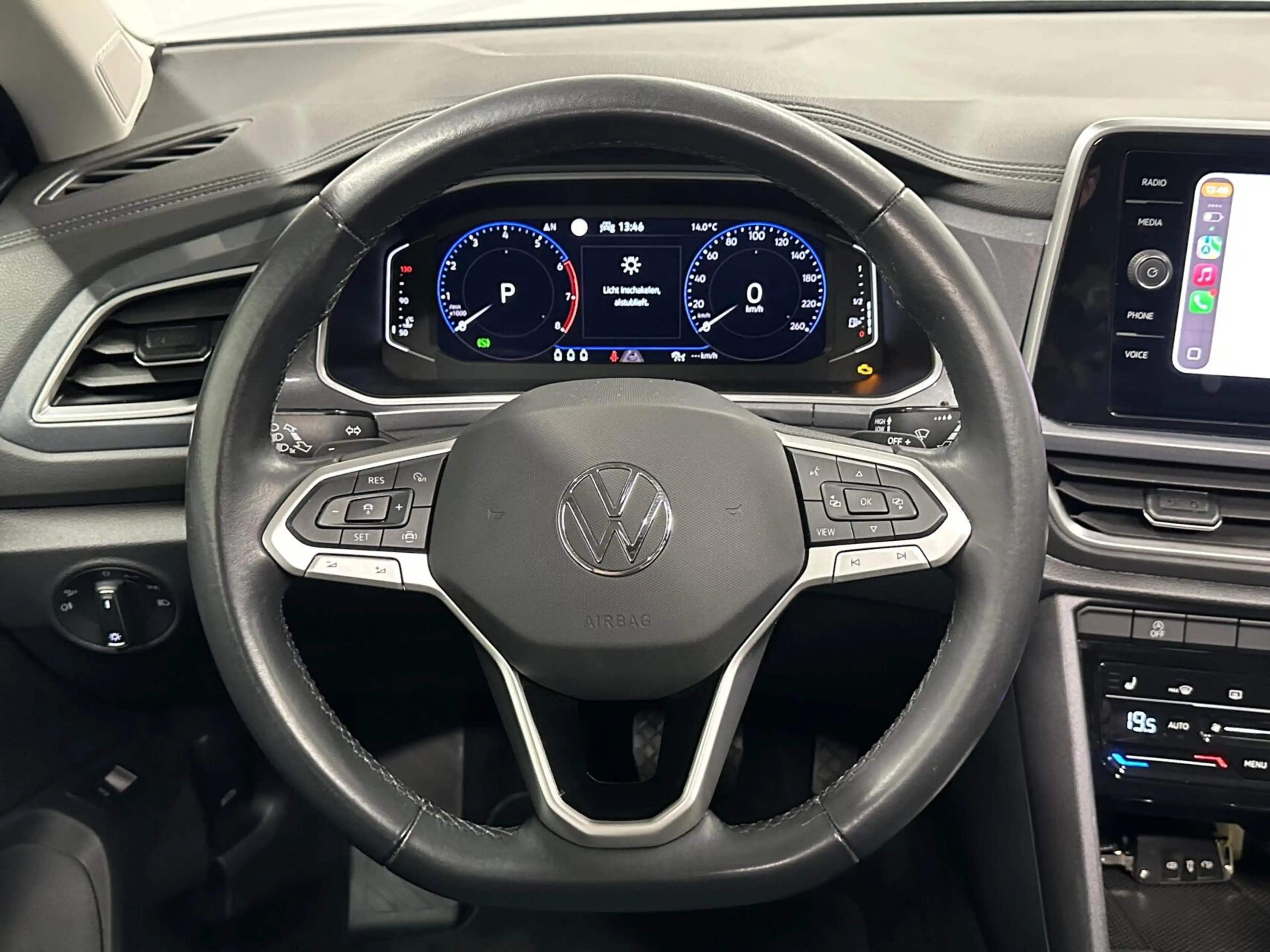Volkswagen T-Roc 1.5 TSI R-Line Business+ PANO CARPLAY ADAPTIEF CRU — photo 21