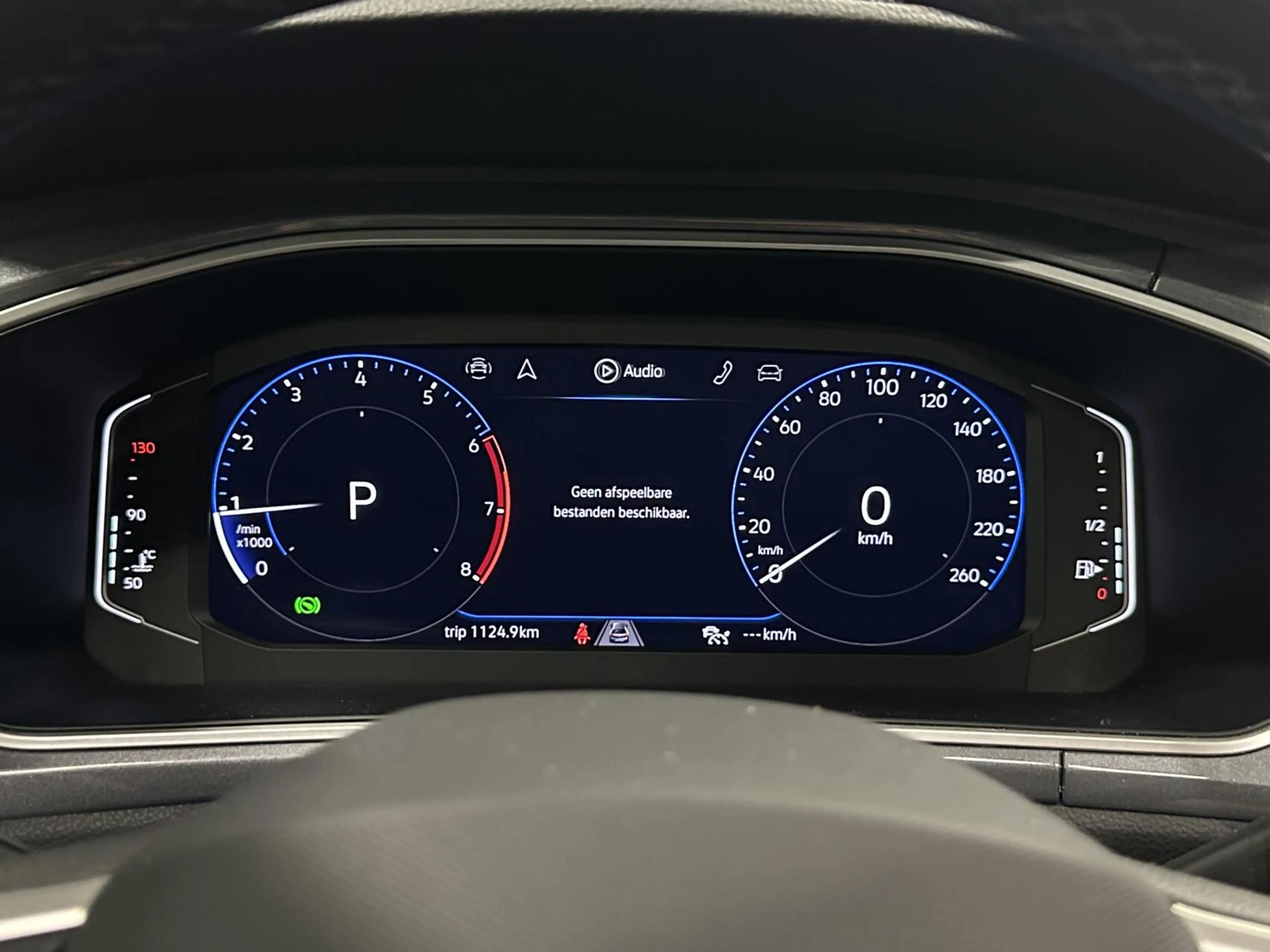 Volkswagen T-Roc 1.5 TSI R-Line Business+ PANO CARPLAY ADAPTIEF CRU — photo 30