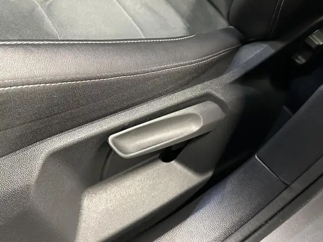 Volkswagen T-Roc view 20