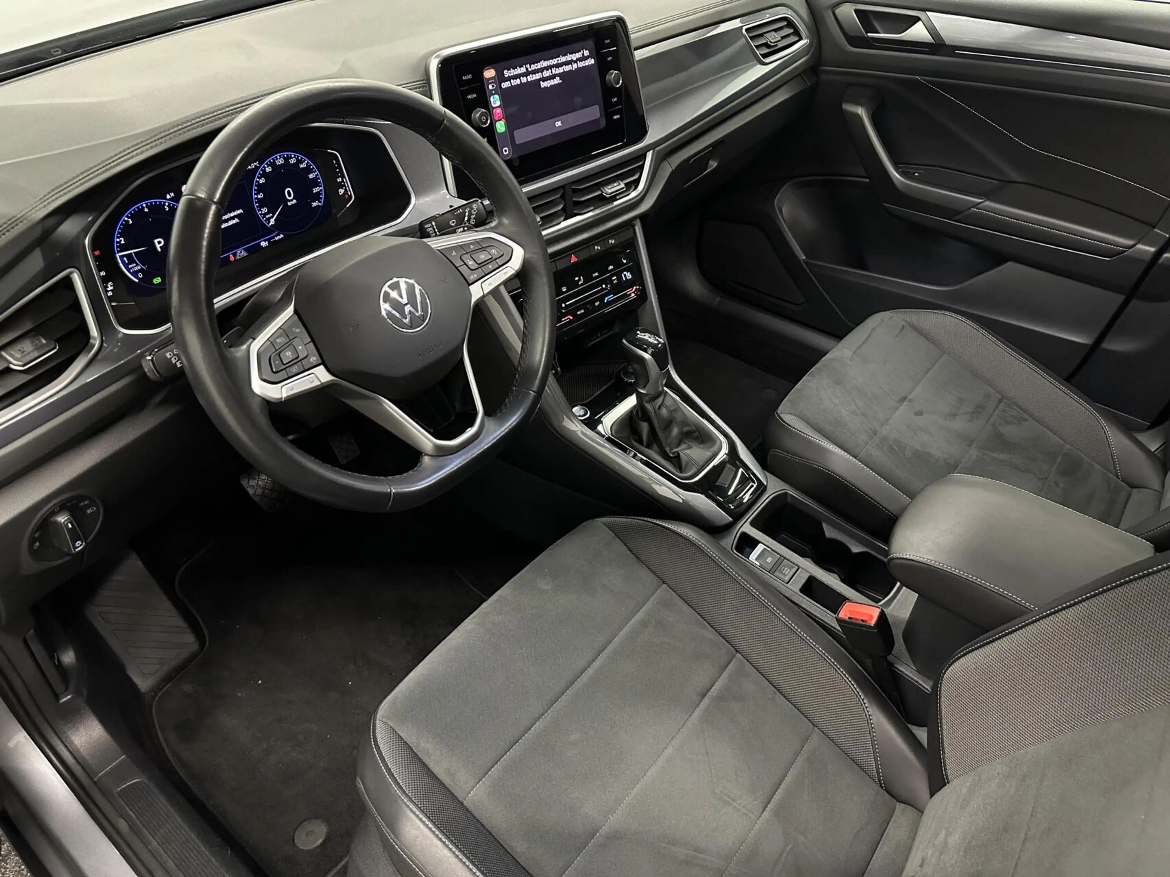 Volkswagen T-Roc 1.5 TSI R-Line Business+ PANO CARPLAY ADAPTIEF CRU — photo 15