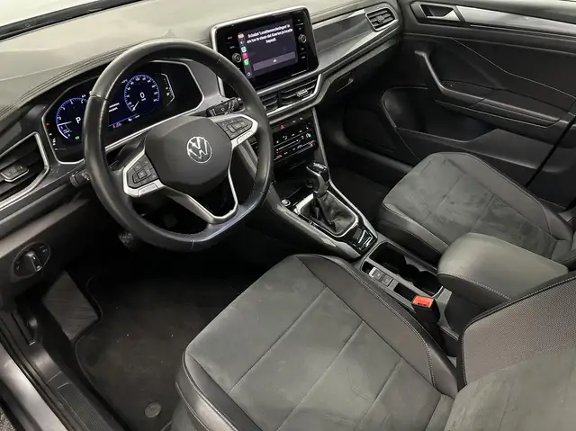 Volkswagen T-Roc view 15