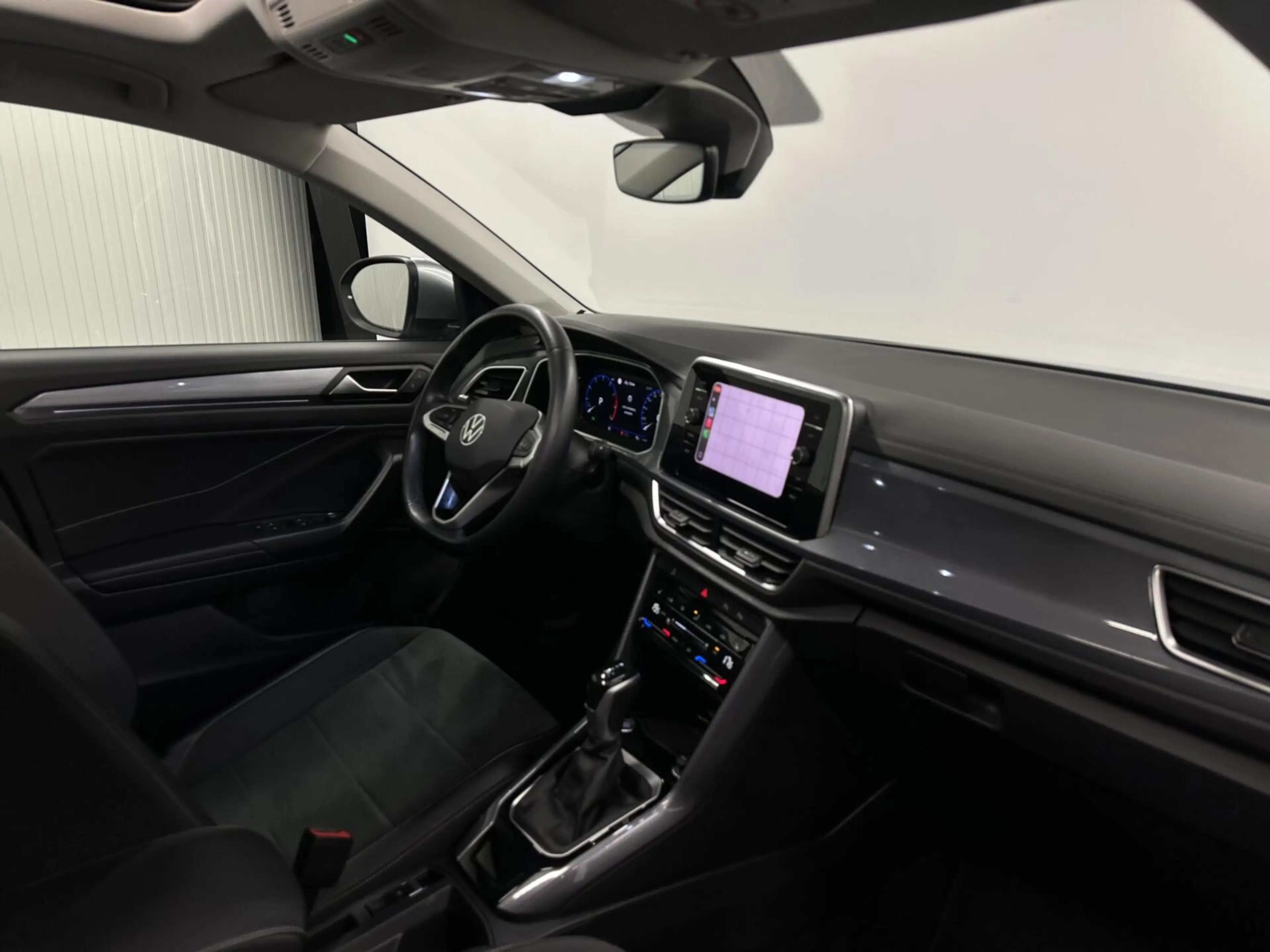 Volkswagen T-Roc 1.5 TSI R-Line Business+ PANO CARPLAY ADAPTIEF CRU — photo 14