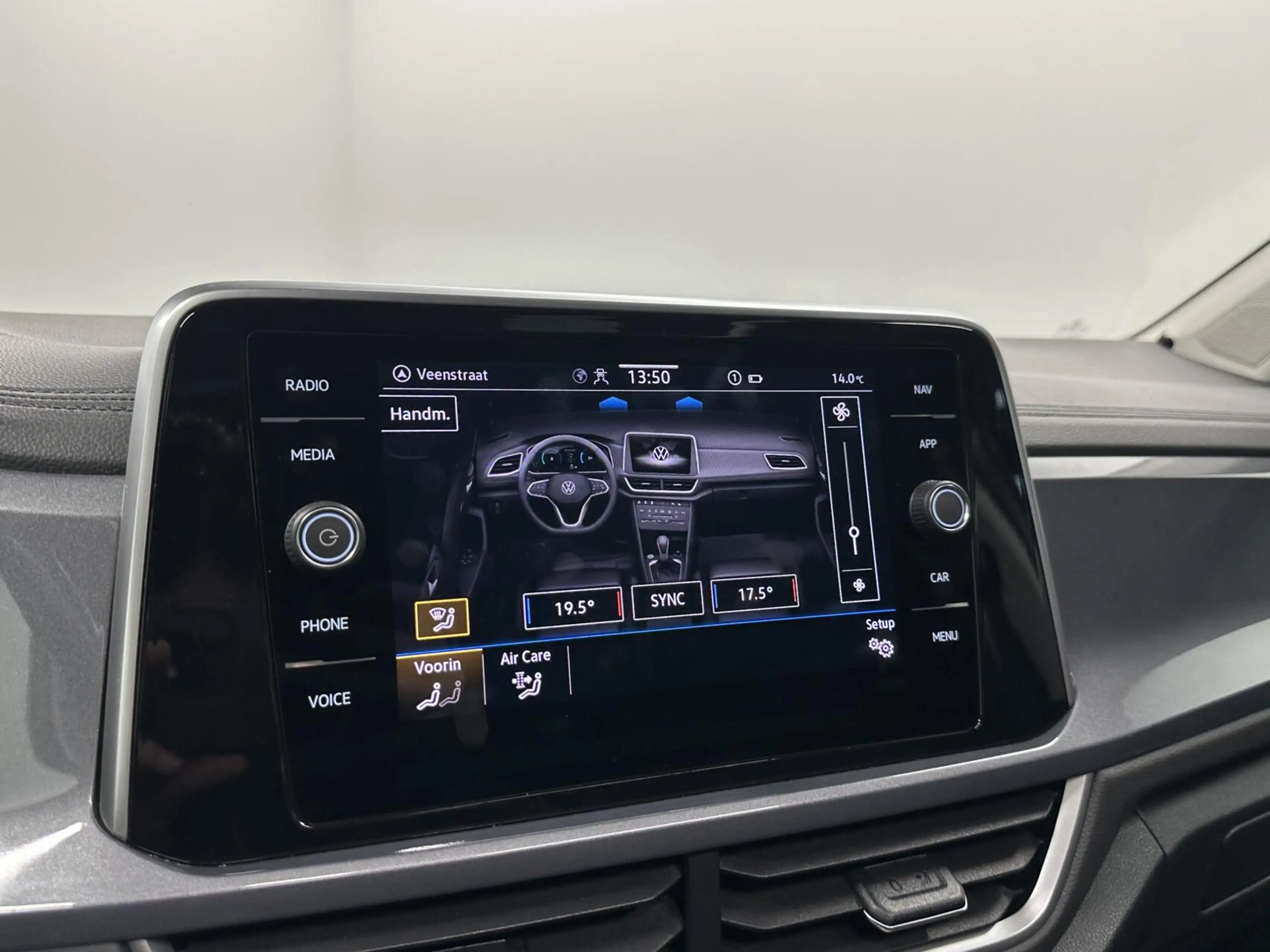 Volkswagen T-Roc 1.5 TSI R-Line Business+ PANO CARPLAY ADAPTIEF CRU — photo 43