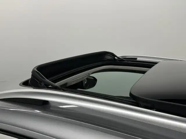 Volkswagen T-Roc view 11