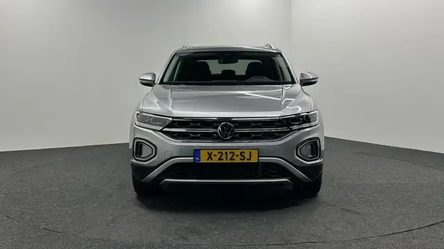 Volkswagen T-Roc view 6