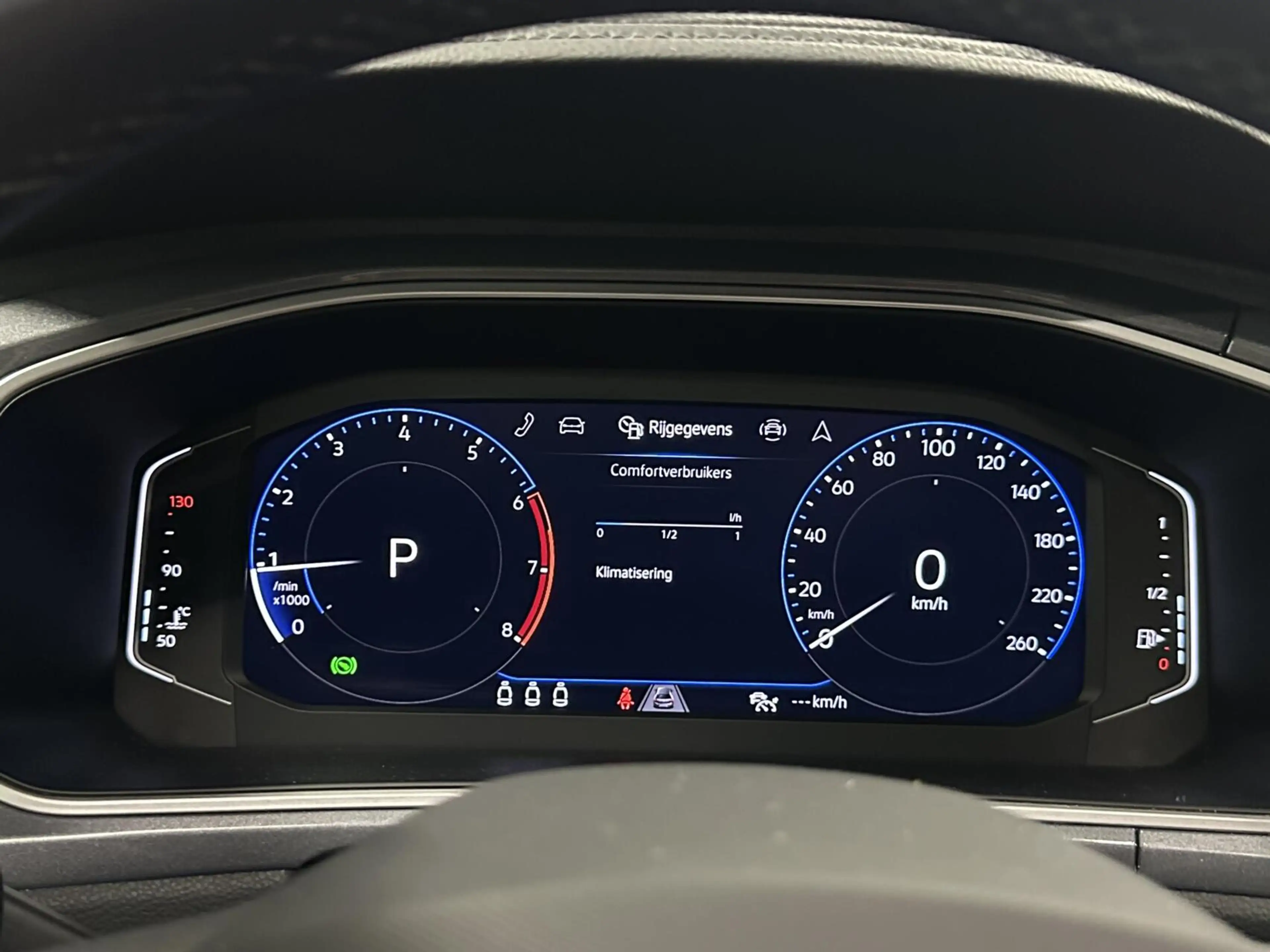 Volkswagen T-Roc 1.5 TSI R-Line Business+ PANO CARPLAY ADAPTIEF CRU — photo 31
