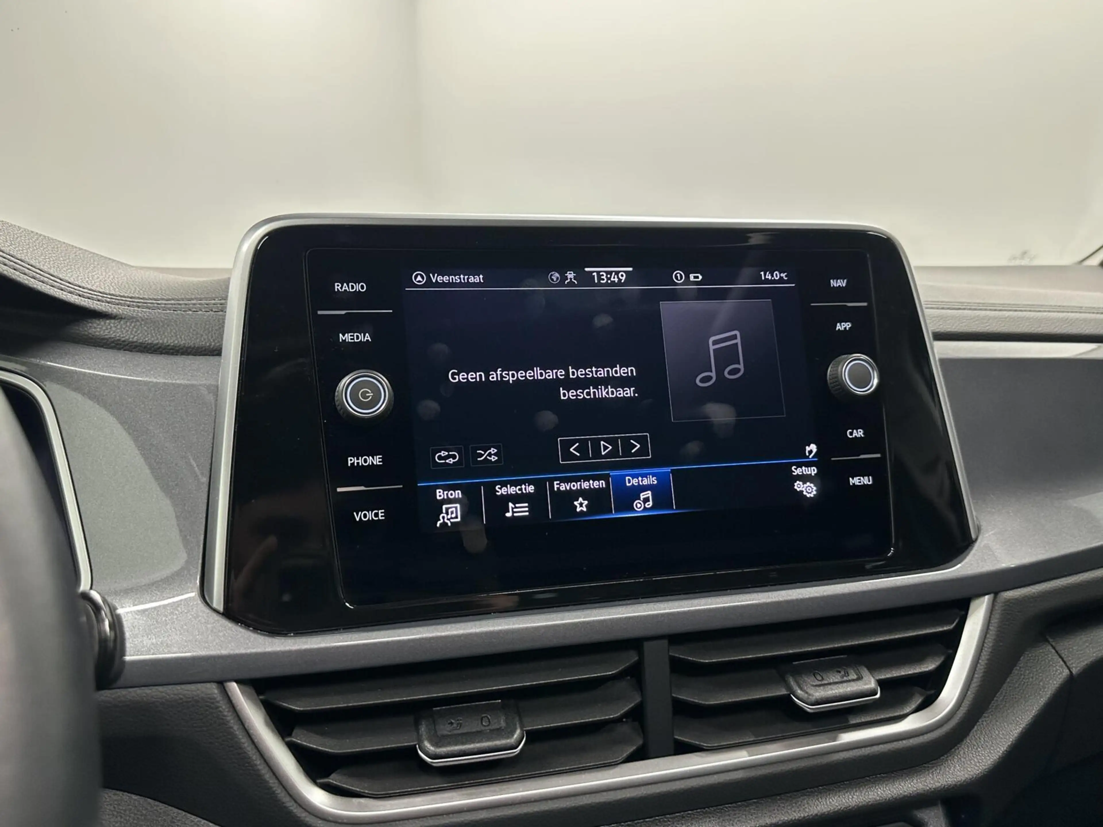 Volkswagen T-Roc 1.5 TSI R-Line Business+ PANO CARPLAY ADAPTIEF CRU — photo 42