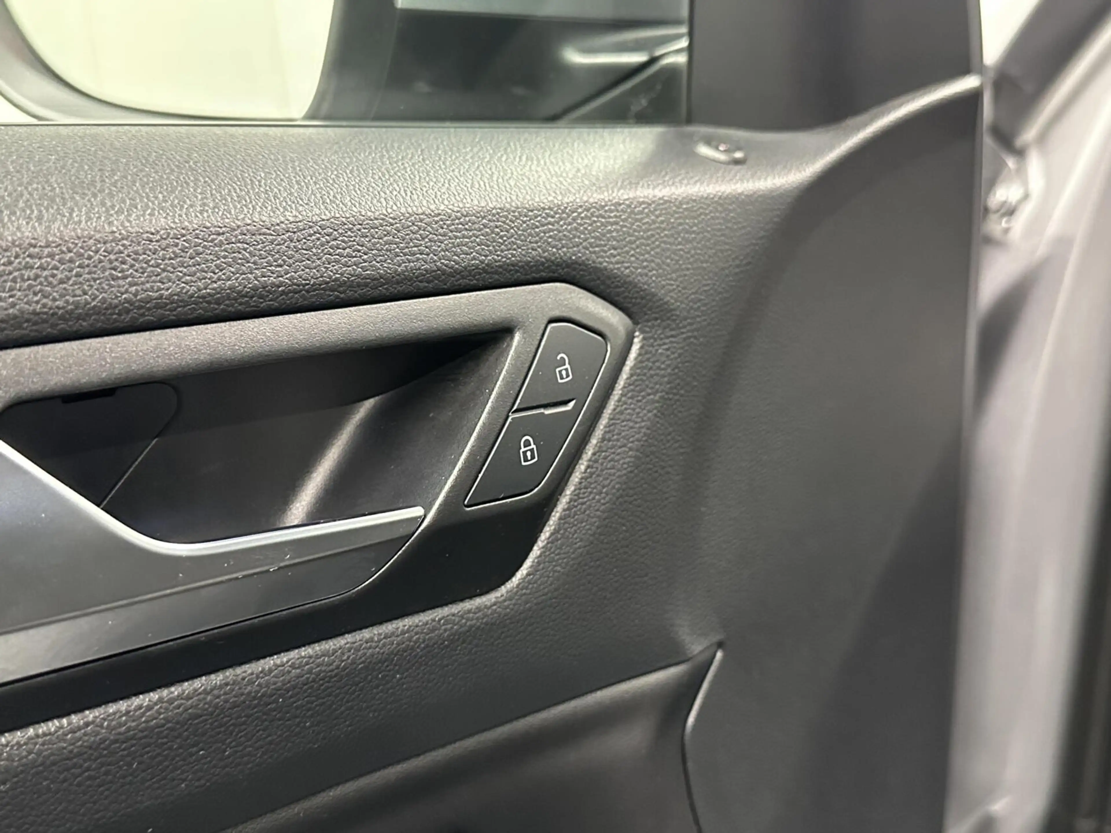 Volkswagen T-Roc 1.5 TSI R-Line Business+ PANO CARPLAY ADAPTIEF CRU — photo 18