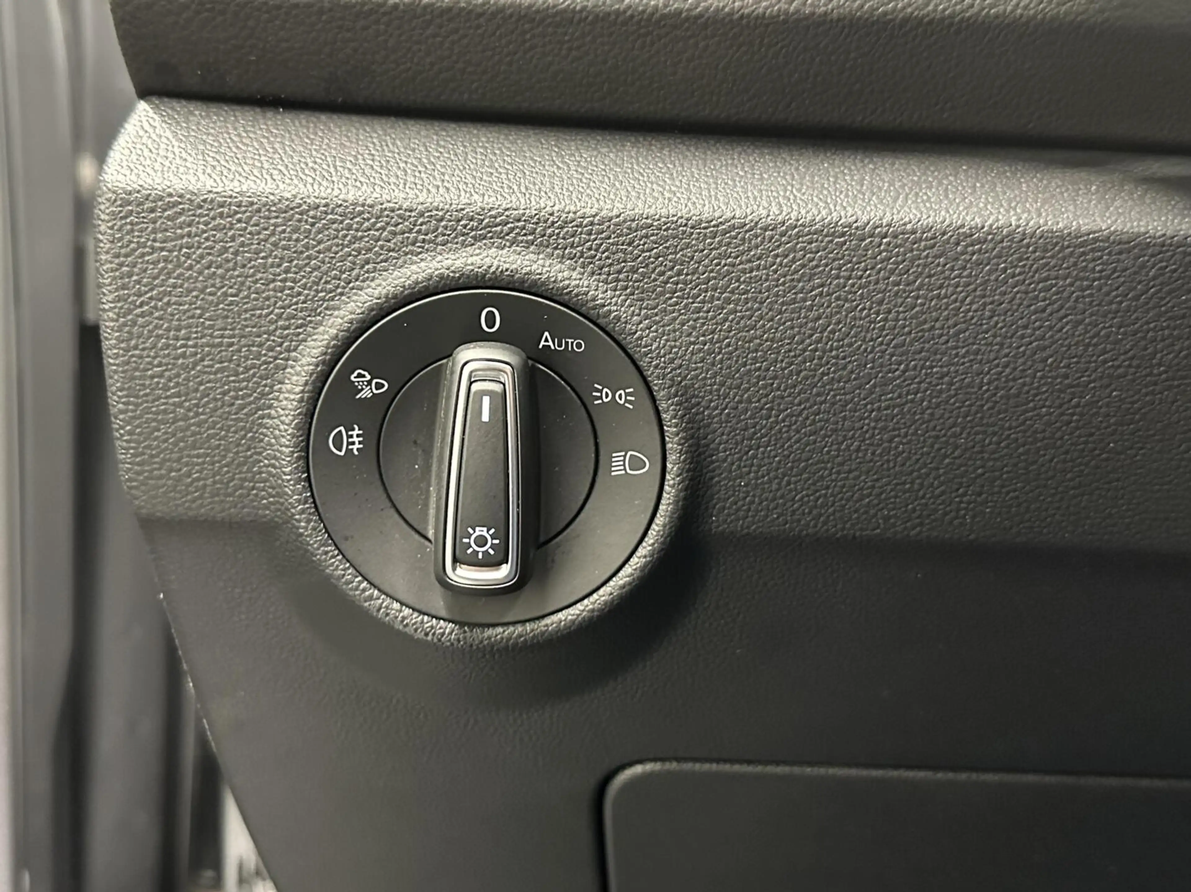 Volkswagen T-Roc 1.5 TSI R-Line Business+ PANO CARPLAY ADAPTIEF CRU — photo 19