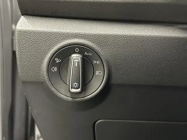 Volkswagen T-Roc view 19